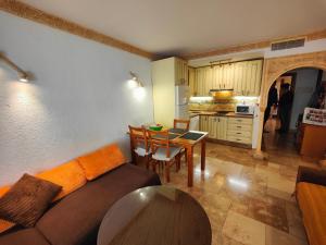 APARTAMENTO EN EL CENTRO a DOS MINUTOS DE LA PLAYA