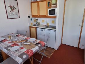 Studio fonctionnel proche pistes avec terrasse et animaux admis - FR-1-181-2227