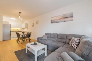 Flexible SelfCheckIns 42 - Zagreb - Luxury - Garage Parking - Loggia - Brand New