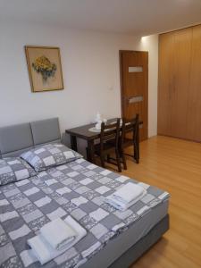 Apartament 44