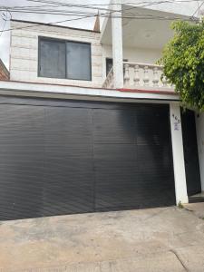 BEAUTIFUL PRIVATE HOUSE in the downtown with 3 floors