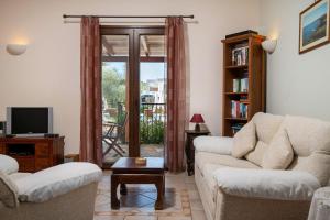 Olive Tree Villas - 400m from the beach, by ZanteWize