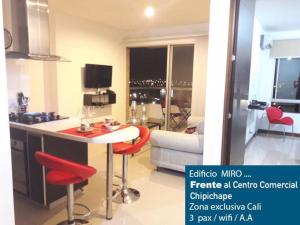 Apartaloft MIRO frente al Centro C Chipichape