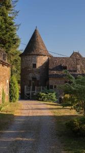 Maisons de vacances The Unique Round Tower Gite at Chateau de Chauvac : photos des chambres