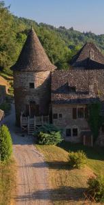 Maisons de vacances The Unique Round Tower Gite at Chateau de Chauvac : photos des chambres