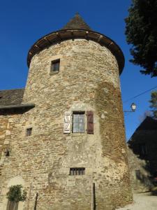 Maisons de vacances The Unique Round Tower Gite at Chateau de Chauvac : photos des chambres