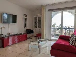 Absolute Apartment - إمبوريابرافا