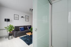 Warsaw Inside Solec