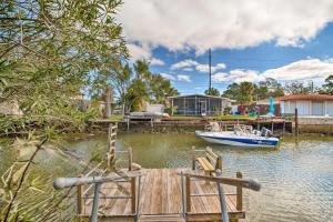 Sun-Soaked Hudson Getaway with Canal Access!