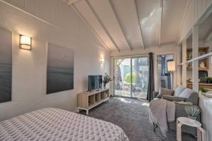 Santa Barbara Studio Near Downtown and Beaches