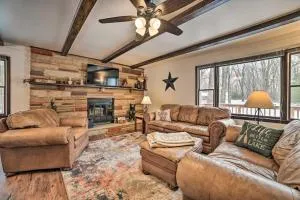 Houghton Lake Cottage Escape with Patio! - West Branch