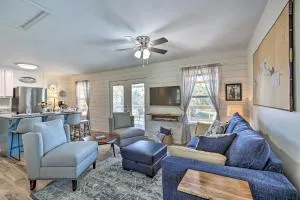 Waterfront Bay St Louis Oasis with Deck and Dock! - 皮卡尤恩