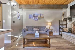 half Mi to Chairlift! Breck Condo with Hot Tub Access