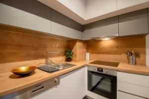 Flexible SelfCheckIns 41 - Zagreb - Luxury - Parking - Loggia - Brand New