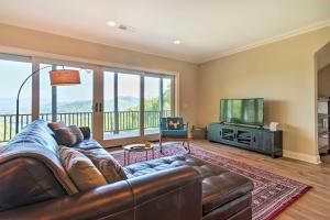 Hiawassee Getaway with Deck, Mountain and Lake Views!