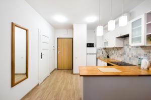 Metro Bemowo Colourful Apartment by BookingHost