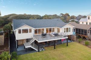 1105 E Arctic White Sands Stunning Oceanfront House - 4hvězdičkové hotely ve městě Folly Beach