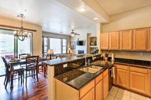 Community Pool, Golf & Tennis: Scottsdale Retreat