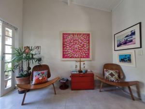 Casa decorada com garagem perto da Praia Perequê