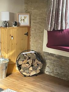 Cotswold Coombe Cottage