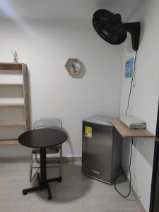 HABITACION AMOBLADA SECTOR LAURELES-ESTADIO #1 Madrid