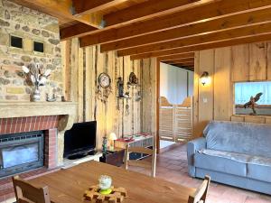 Maisons de vacances Gite Avrilly , 2 pieces, 3 personnes - FR-1-489-327 : photos des chambres