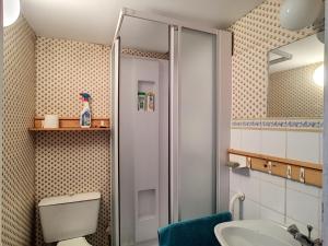 Maisons de vacances Maison Jullouville, 5 pieces, 8 personnes - FR-1-361-60 : photos des chambres