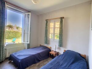 Maisons de vacances Maison Jullouville, 5 pieces, 8 personnes - FR-1-361-60 : photos des chambres