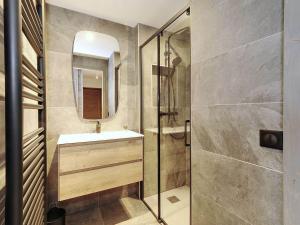 Appartements Appartement moderne a Courchevel Le Praz, proche des pistes avec parking et wifi - FR-1-568-31 : photos des chambres