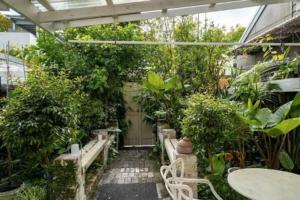 The East-Redfern Mansion on Chelsea