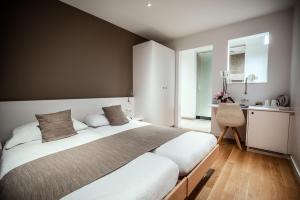 Double Room room in Hôtel Elite