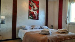 B&B / Chambres d'hotes lamaison-d'ose : Chambre Double - Vue sur Piscine