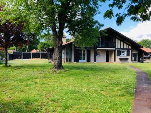 Maisons de vacances Villa avec grand jardin : photos des chambres