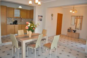 Large apartment by the pool - Pelekas Beach, Corfu