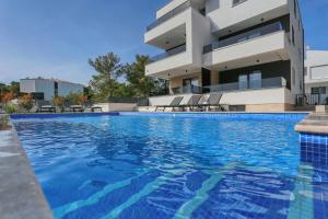 Villa Ankora 2 with heated pool