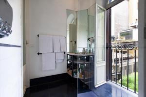 ROMAC Leone Apartments