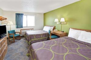 Super 8 by Wyndham MokenaFrankfort I-80