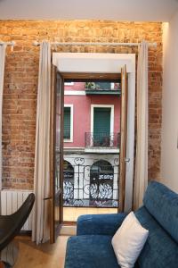 Piso Moderno a 2 minutos del Casco Viejo con Parking Gratis