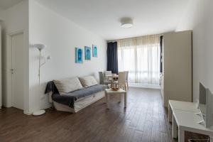 Largo Molina Studio II by Wonderful Italy