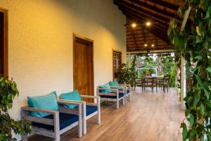 StayVista at Sienna - Strelitzia 3BHK with Breakfast and Jacuzzi - Luxury Homestay