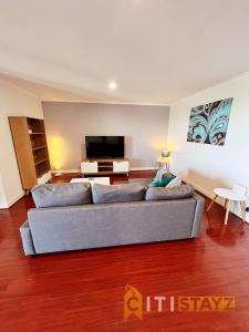 Spacious 1bd Penthouse - Close to ANU