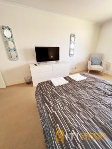 Spacious 1bd Penthouse - Close to ANU