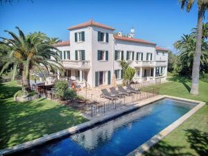 LE BEAUVERT Belle Epoque luxury villa of 500 m2 with pool