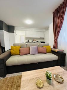 Cozy Living Near Palas Mall