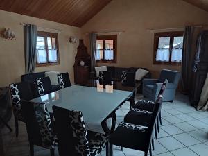 Chalets Les 3 Petits Cochons Chalet Puy Saint Vincent Village : Chalet