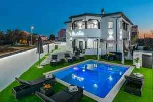 Complex Villa White - Veli Vrh