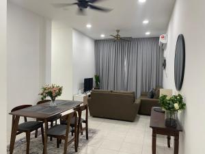 The Vista Apartment @ Demak Laut