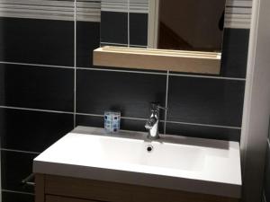 Appartement 6 pers, skis aux pieds, animaux admis - FR-1-574-37