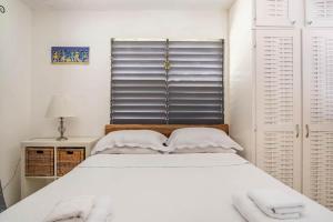 Ginger Mango Garden Apartment-Beach-5min Drive, 1 hr Montego Bay, 25 mins Ocho Rios, Continental Breakfast