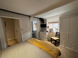 Cottage en-suite room with private lounge